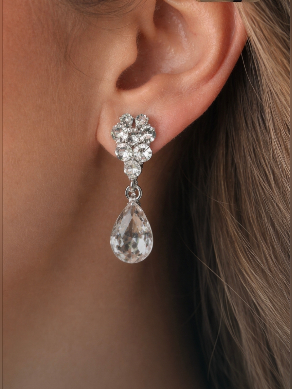 Crystal Rhinestone Teardrop Dangle Bridal Earrings Silver Tone Wedding Prom